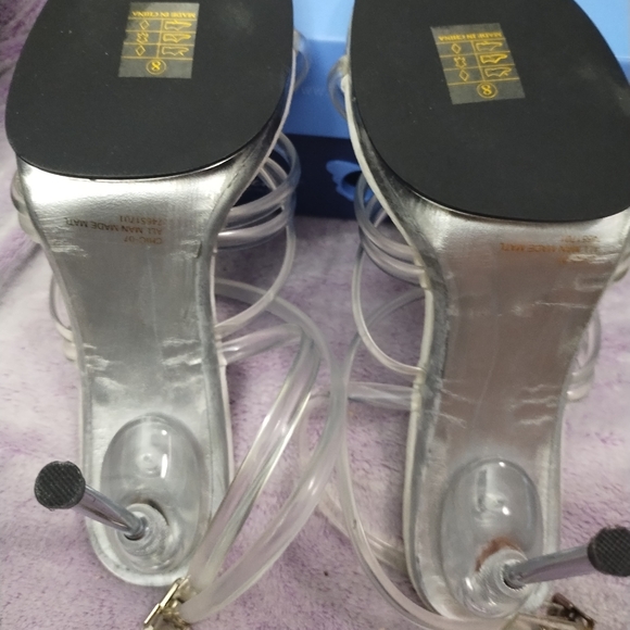 Fabulicious Chic  07/c/m High Heel Shoes sz 8 - Picture 5 of 11